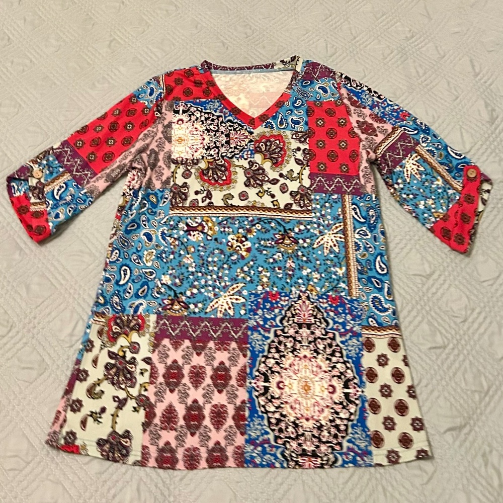 Women’s Colorful Patchwork Tee, Size Small, EUC
